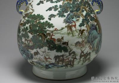 图片[2]-Zun vessel with handles and “Hundred deers” decoration in yangcai painted enamels, Qing dynasty, Qianlong reign (1736-1795)-China Archive